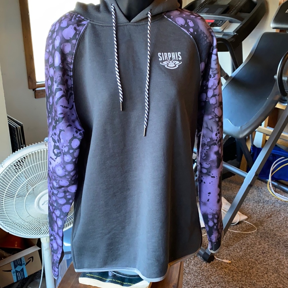 NWT purple camo sirphis hoodie